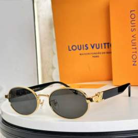 Picture of Louis Vuitton Sunglasses _SKUfw76720662fw